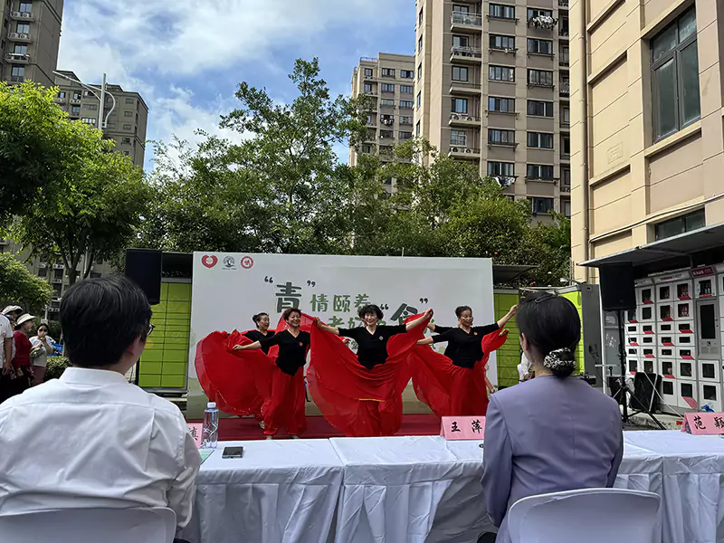匯玨科技集團(tuán)助力青村鎮(zhèn)社區(qū)長者食堂啟用，愛心捐贈溫暖人心